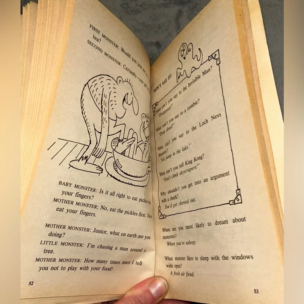 Spooky Riddles And Jokes by Joseph Rosenbloom, Paperback, 1987 - Picture 5 of 8